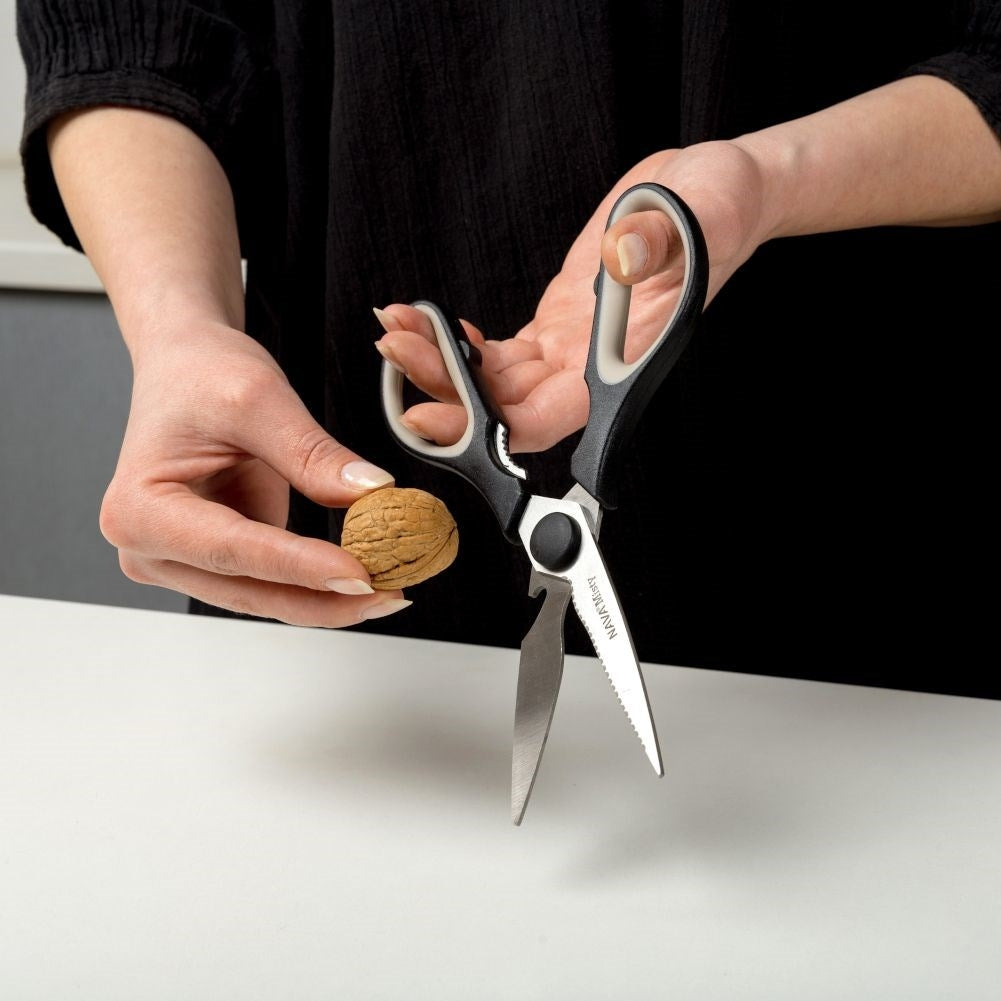 Multifunctional kitchen scissors: scissors, nutcracker, cap opener