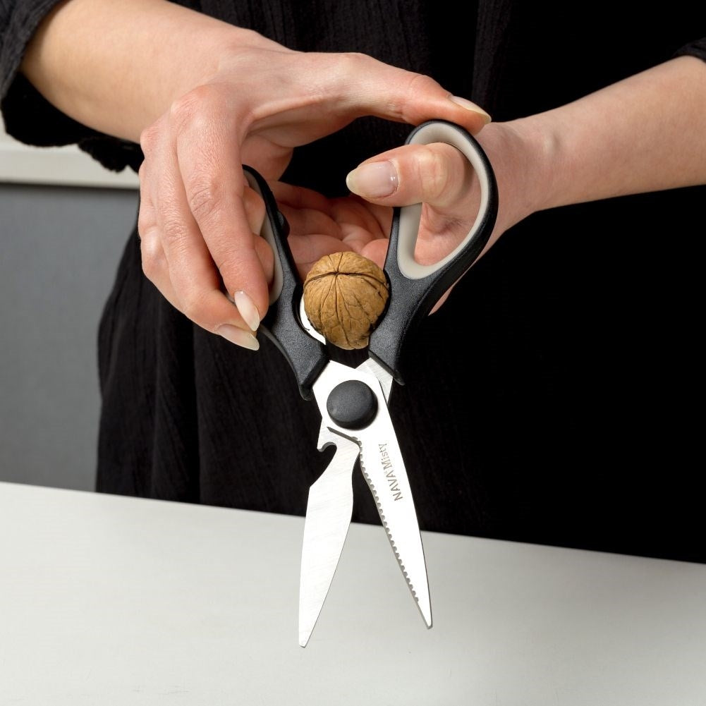 Multifunctional kitchen scissors: scissors, nutcracker, cap opener