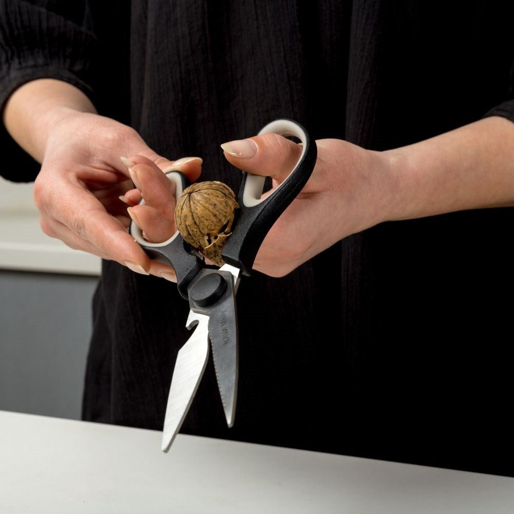 Multifunctional kitchen scissors: scissors, nutcracker, cap opener
