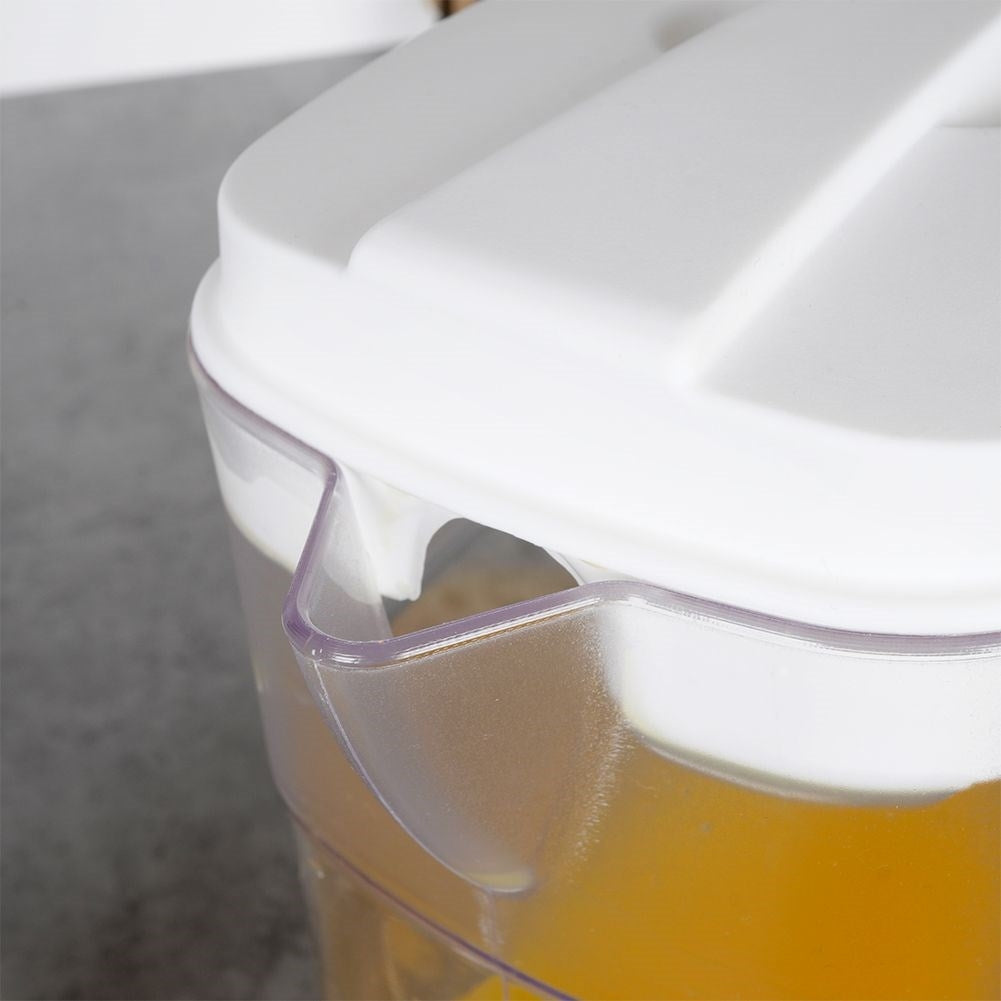 Multifunctional plastic jug with measuring scale and refrigerator-friendly design