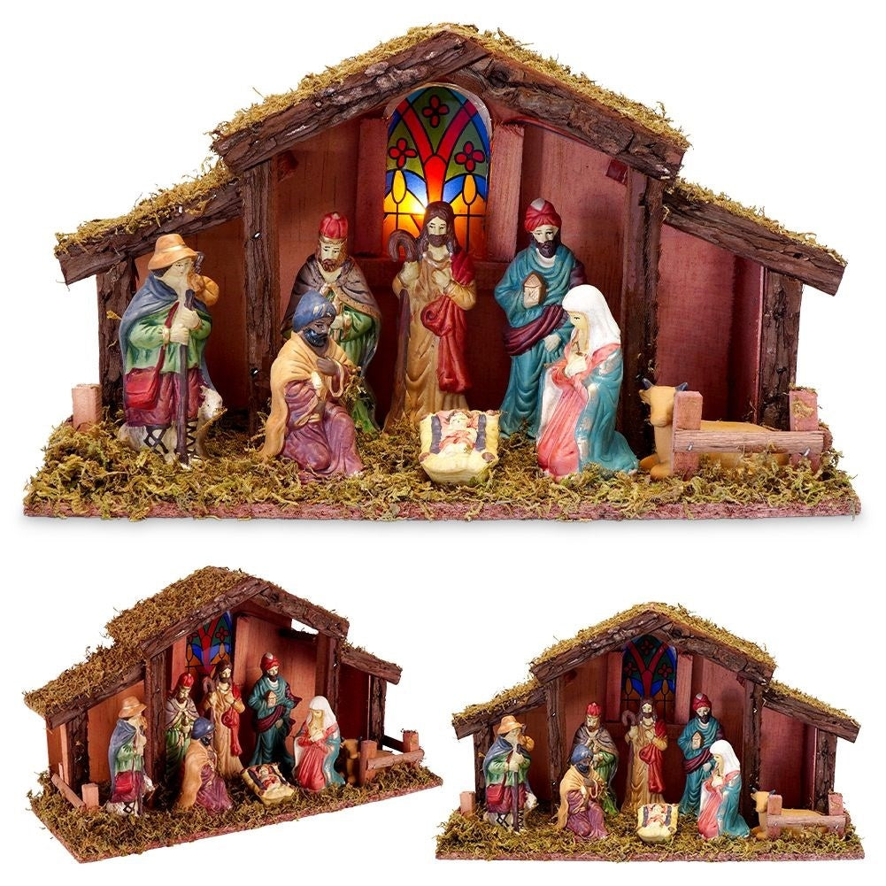 Nativity scene with LED lighting and 8 wooden figures