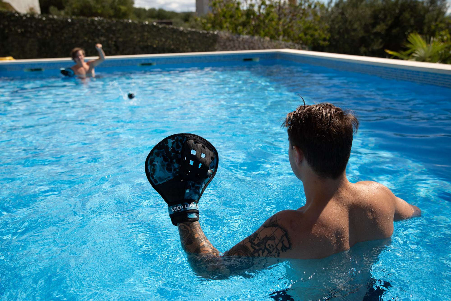 Neoprene Water Glove with Skipping Ball for Ages 10+