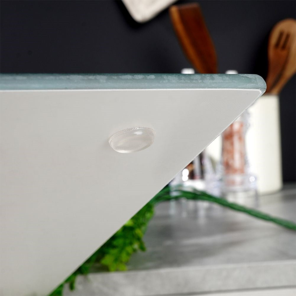 Non-slip cutting board made of tempered glass, dishwasher safe