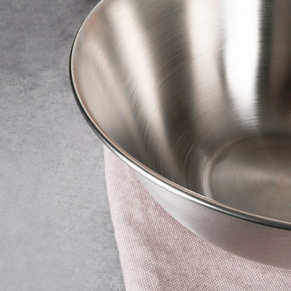 Non-slip stainless steel bowl with versatile use in the kitchen