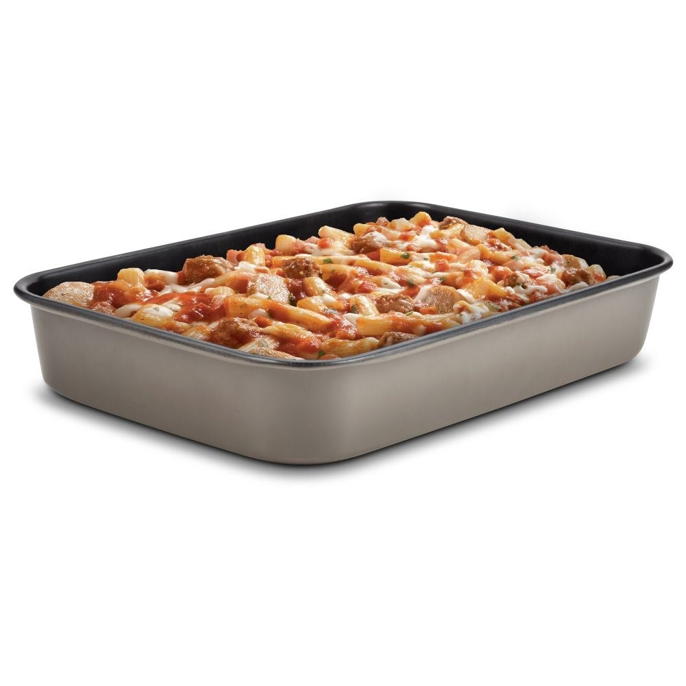Non-stick Roasting pan for meat and cakes in the oven