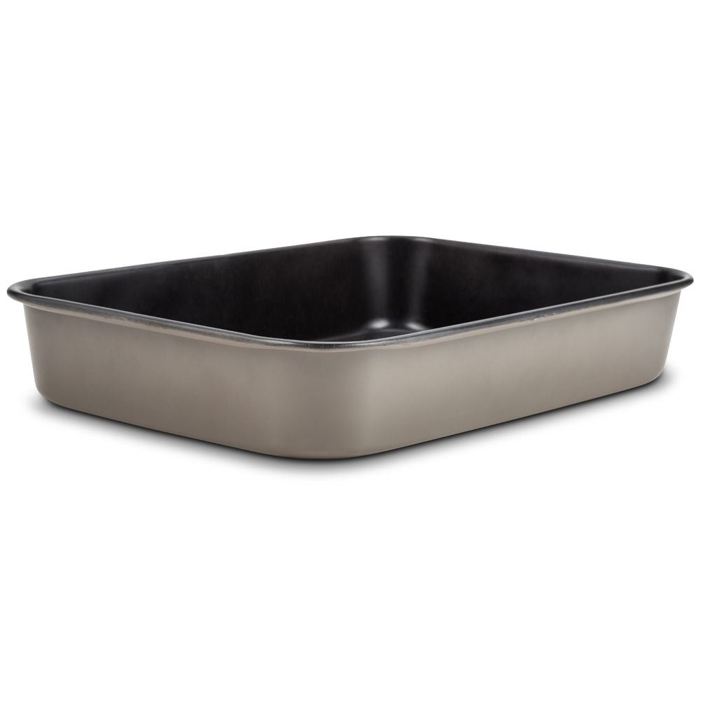 Non-stick Roasting pan for meat and cakes in the oven