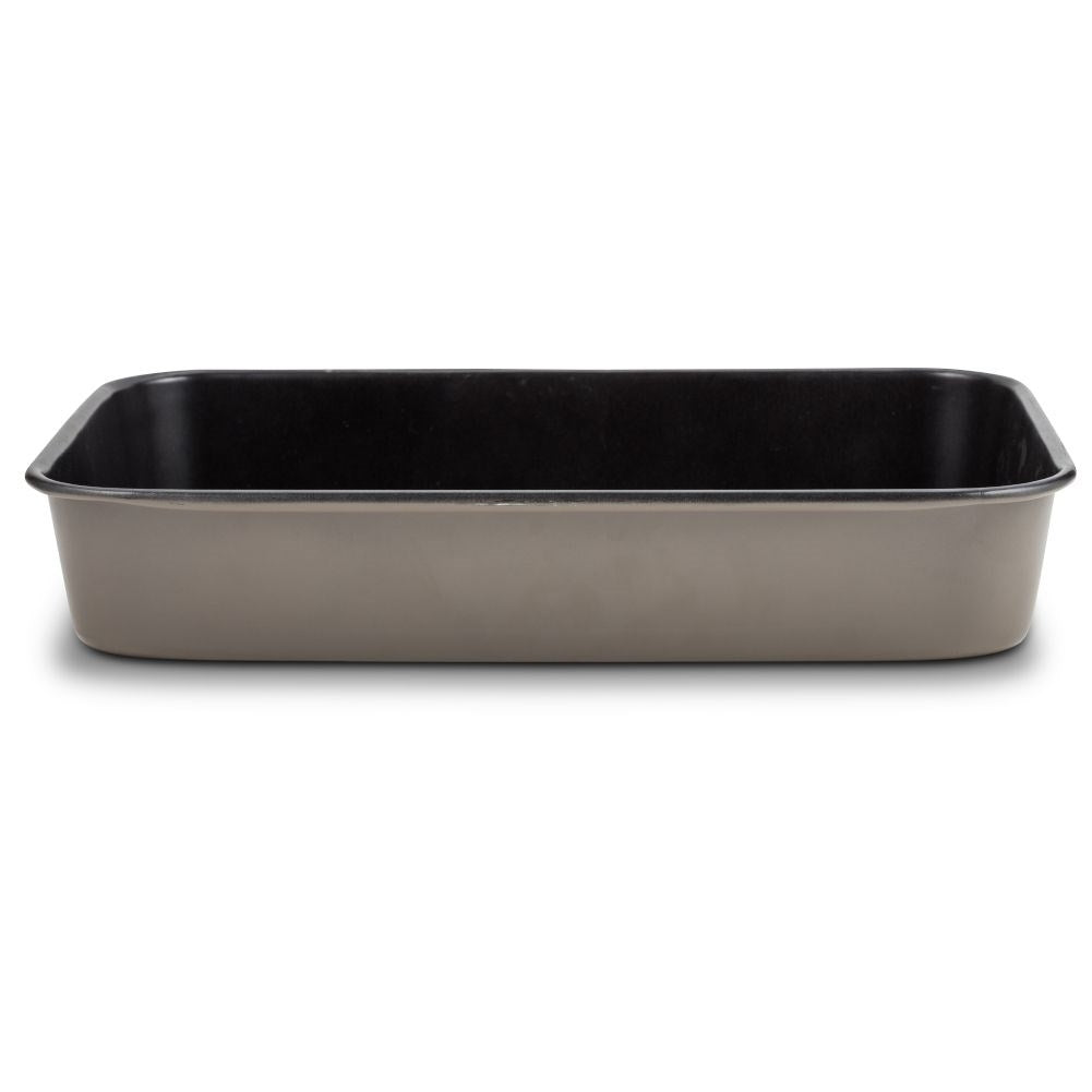 Non-stick Roasting pan for meat and cakes in the oven