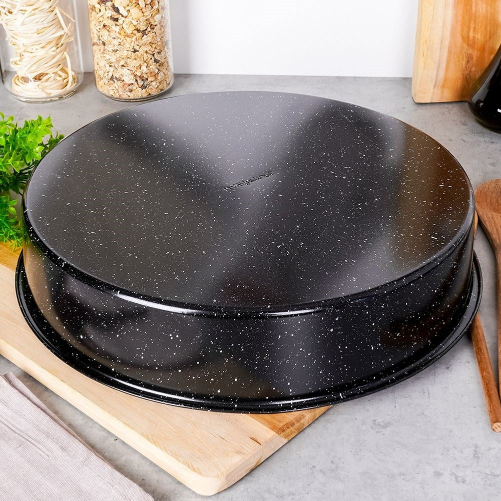 Non-stick baking pan for cakes, pizza and meat.
