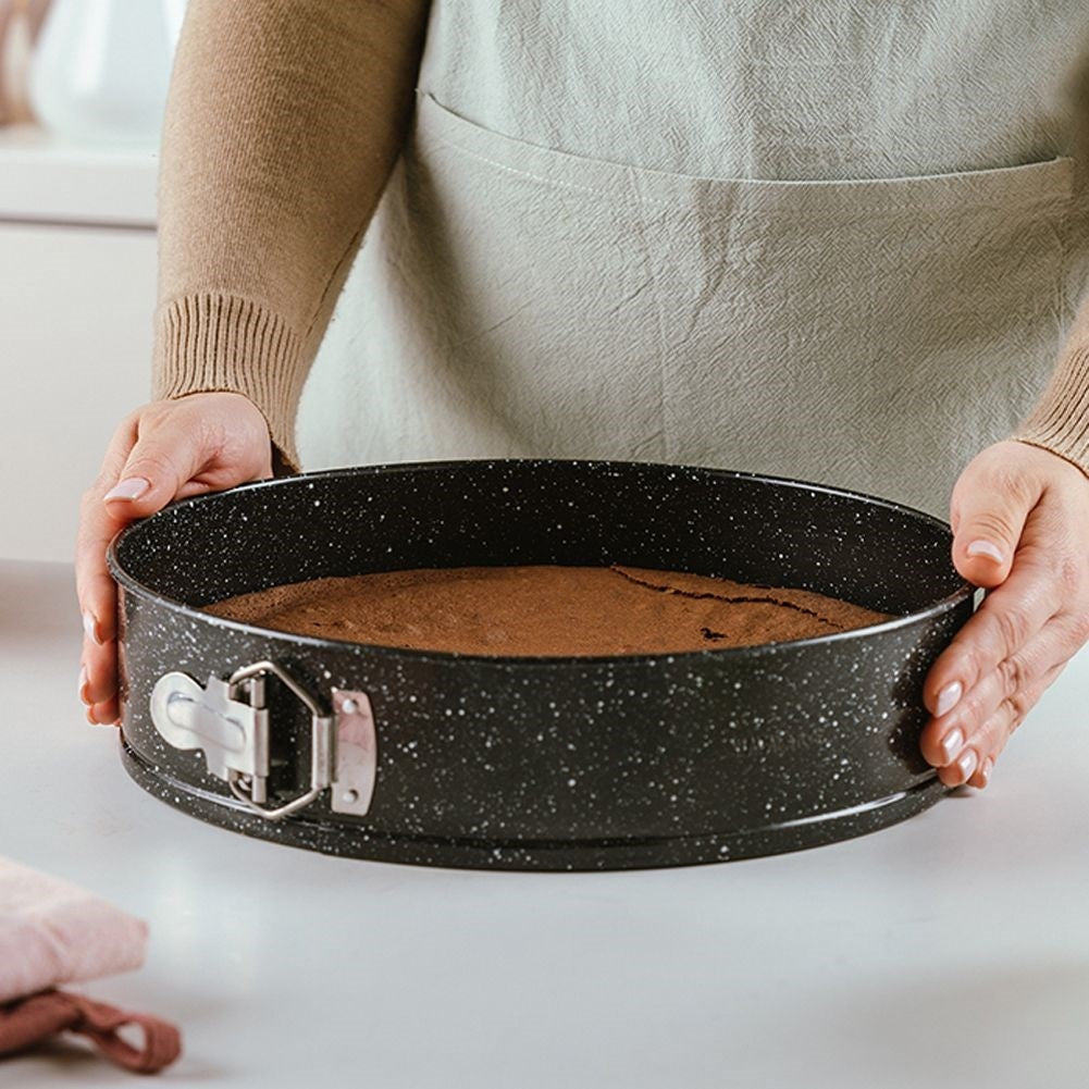 Non-stick baking pan with granite coating for cake bakingNon-stick baking pan with granite coating for cake bakingDiscover our high-quality baking pan with non-stick granite coating that makes baking cakes easy. This baking tin is ideal for use in