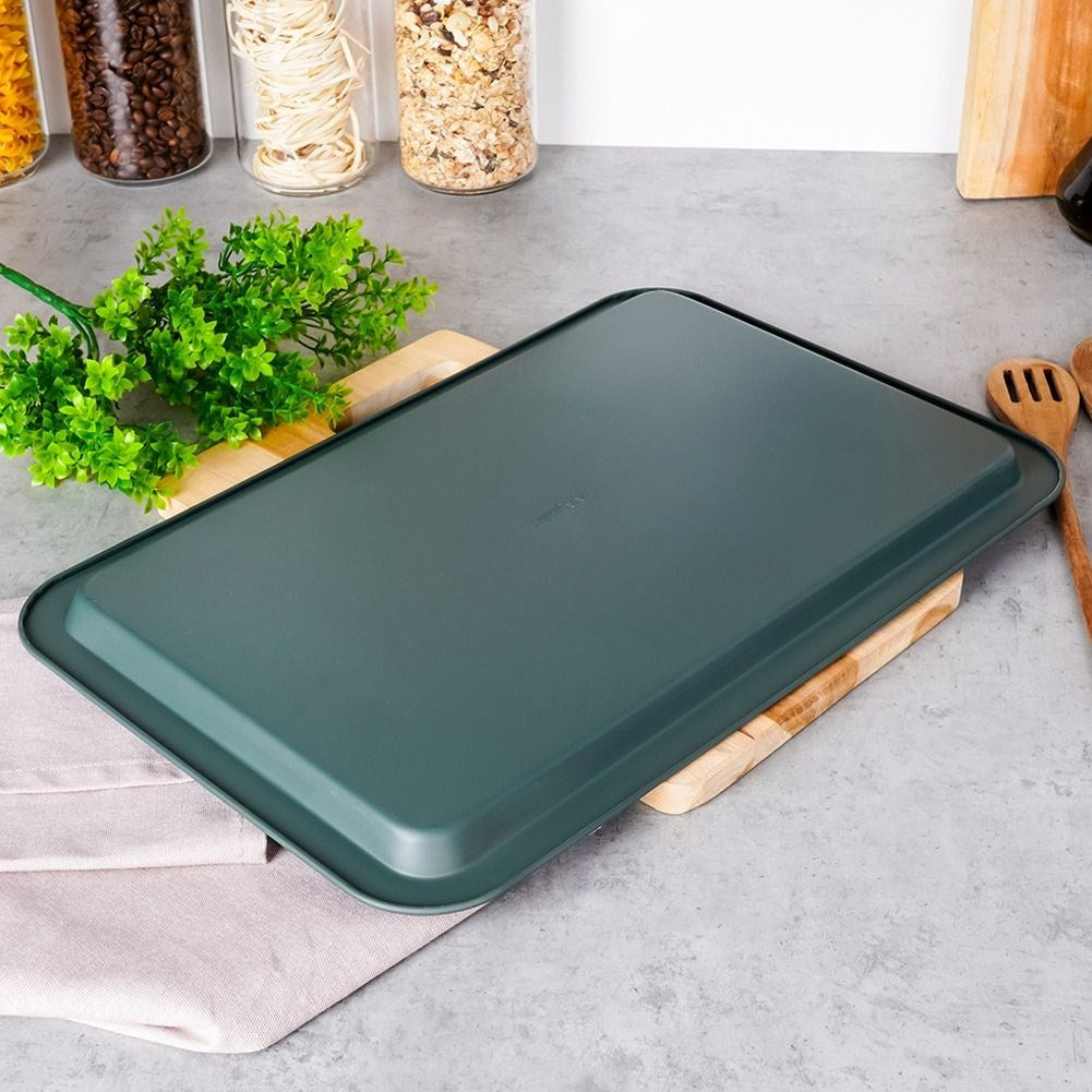 Non-stick baking sheet with granite coating for all ovens