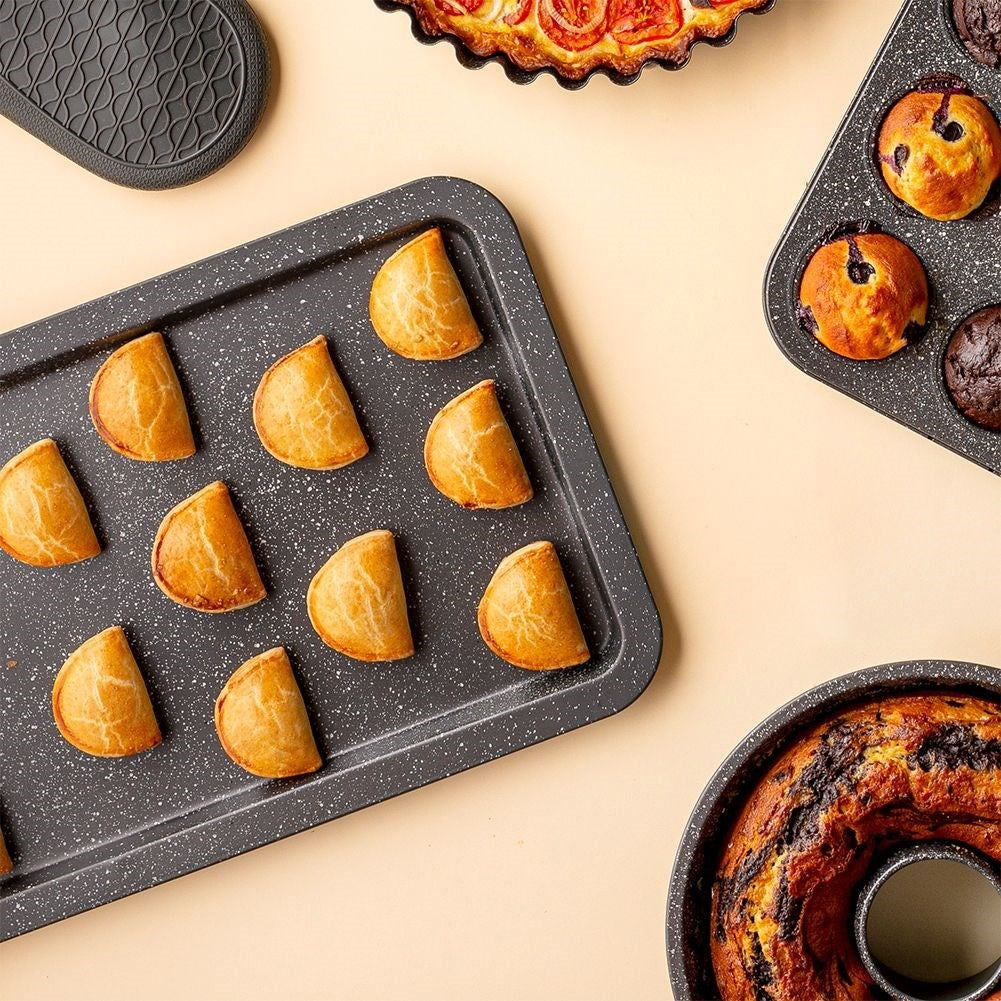 Non-stick baking sheet with granite coating for all ovens