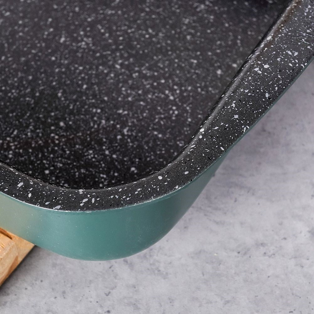 Non-stick baking tray for cakes, meat, vegetables, desserts