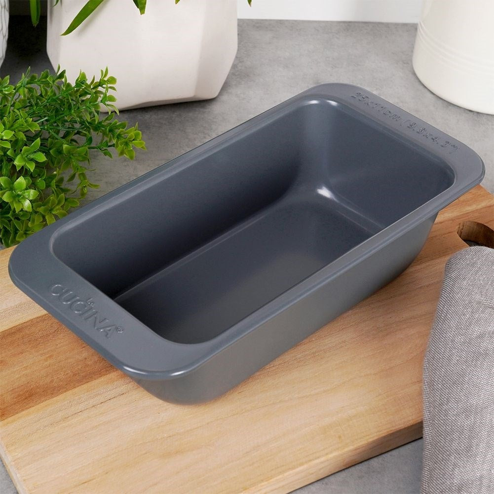 Non-stick bread pan for perfect baking