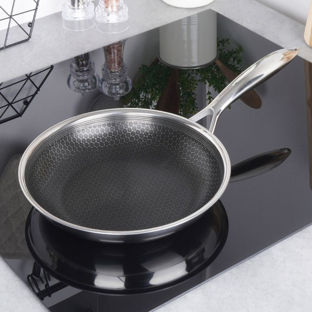 Non-stick frying pan in stainless steel, dishwasher safe