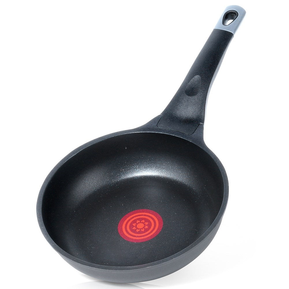 Non-stick frying pan with heating indicator GALI 20 cm