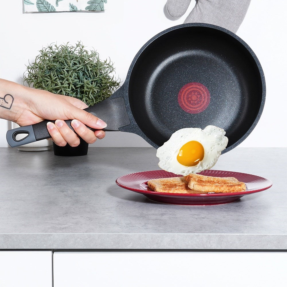 Non-stick frying pan with heating indicator GALI 20 cm