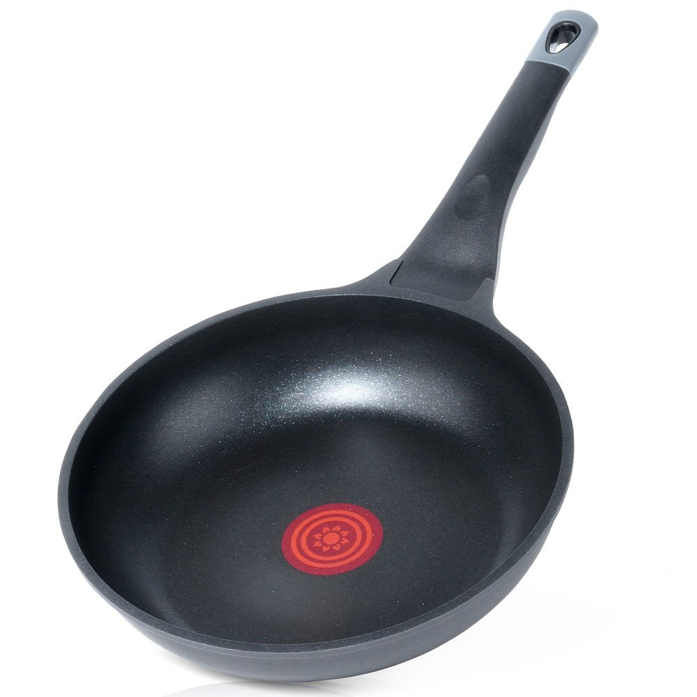 Non-stick frying pan with heating indicator GALI 24 cm