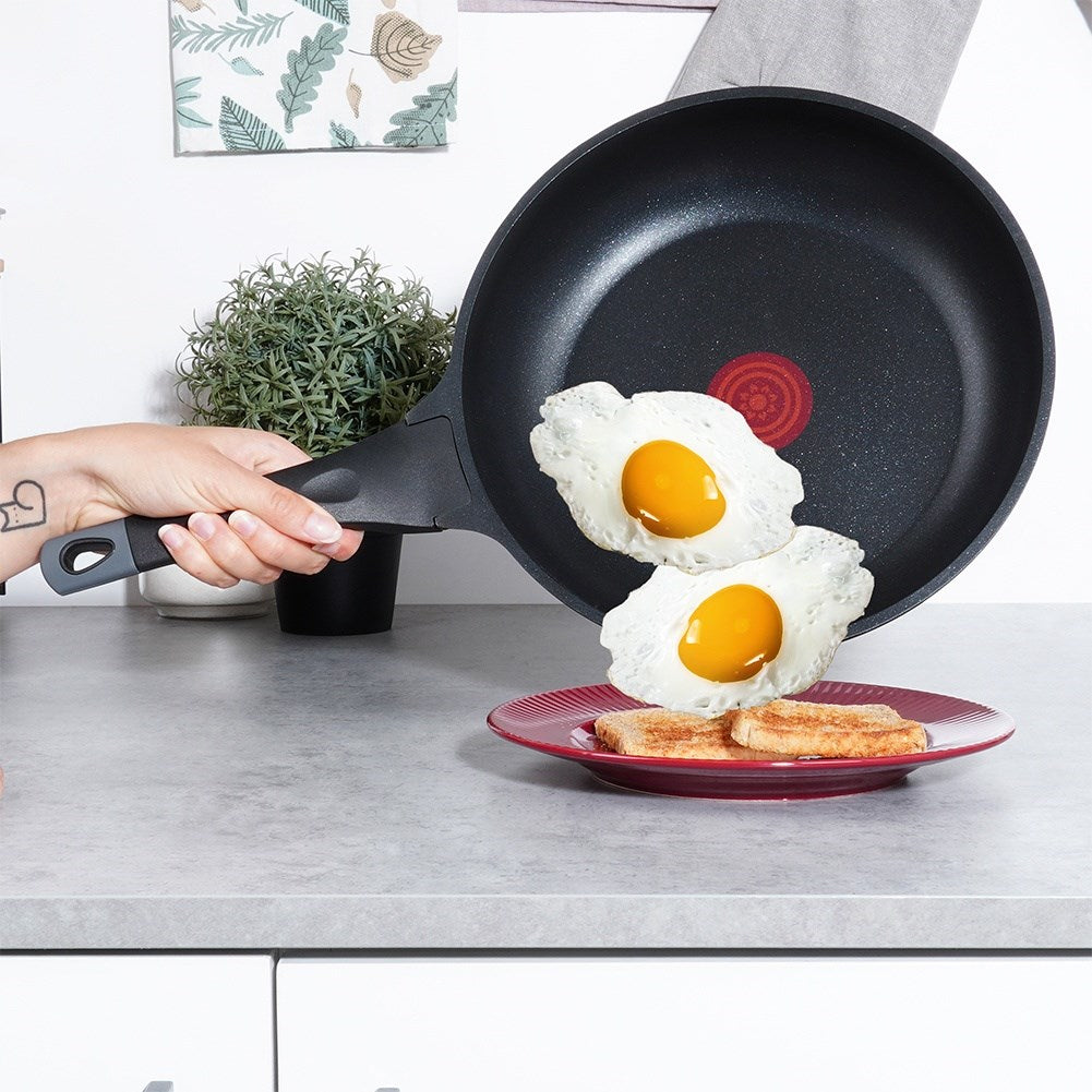 Non-stick frying pan with heating indicator GALI 26 cm