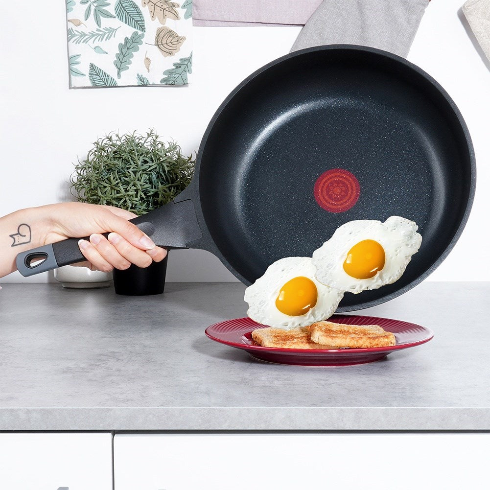 Non-stick frying pan with heating indicator GALI 28 cm