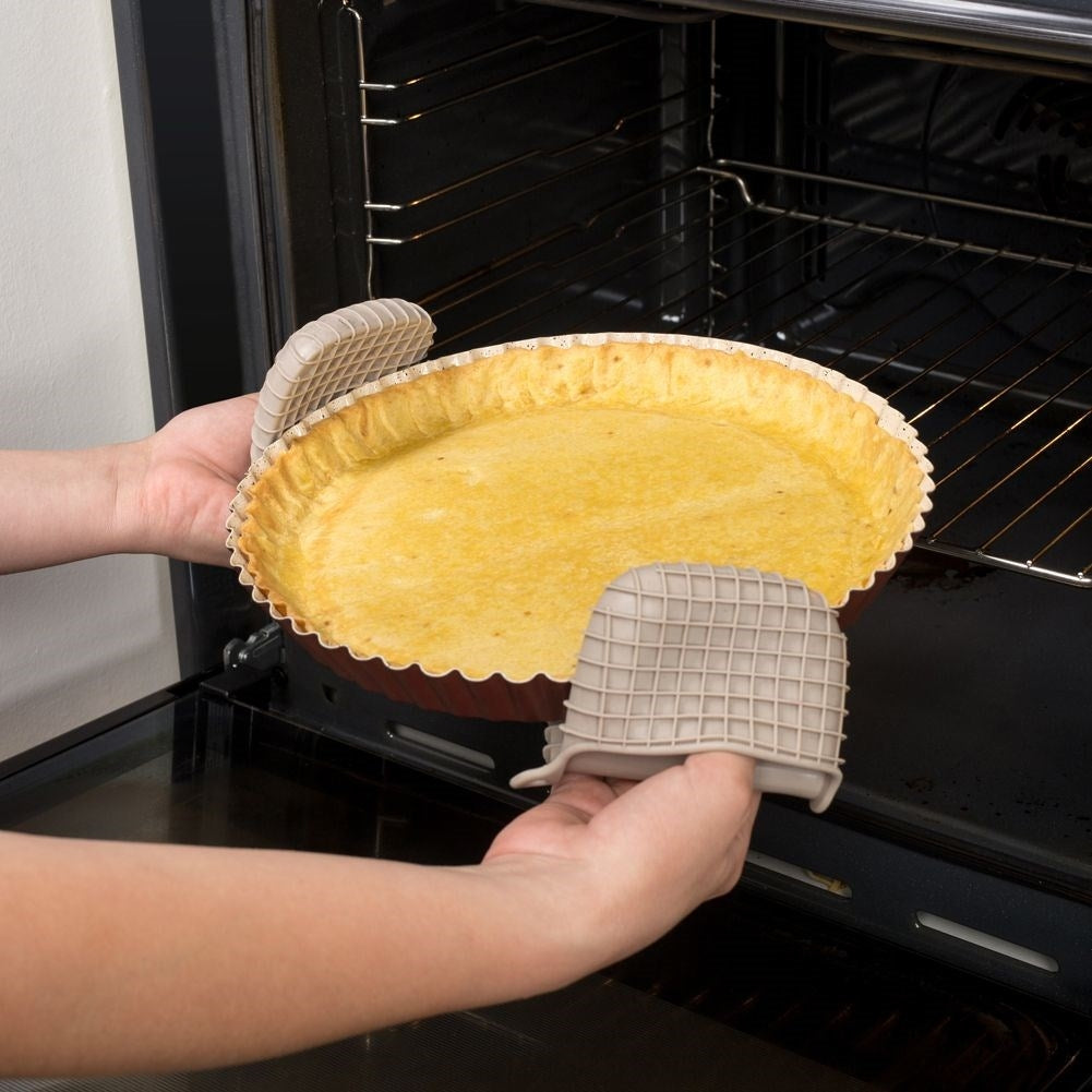 Non-stick pan with granite coating for pies