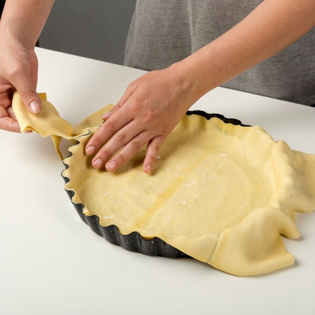 Non-stick pie pan for sweet and savory pies