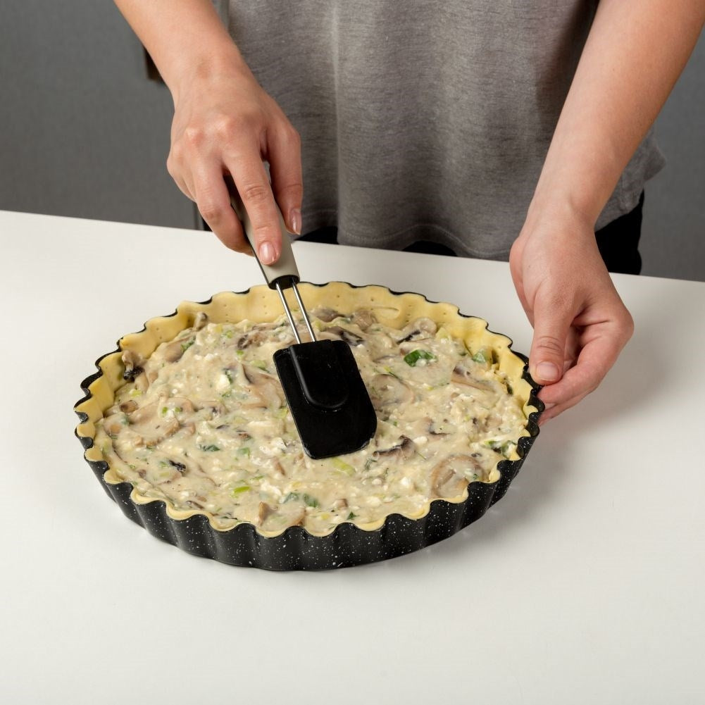 Non-stick pie pan for sweet and savory pies