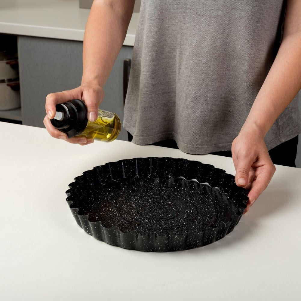 Non-stick pie pan for sweet and savory pies