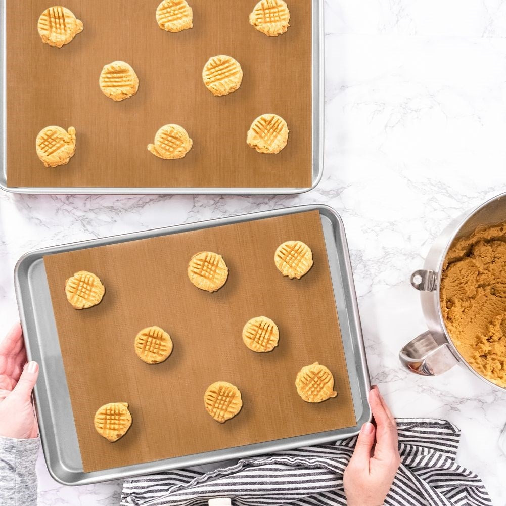 Non-stick reusable baking mat in Teflon, withstands 230°C