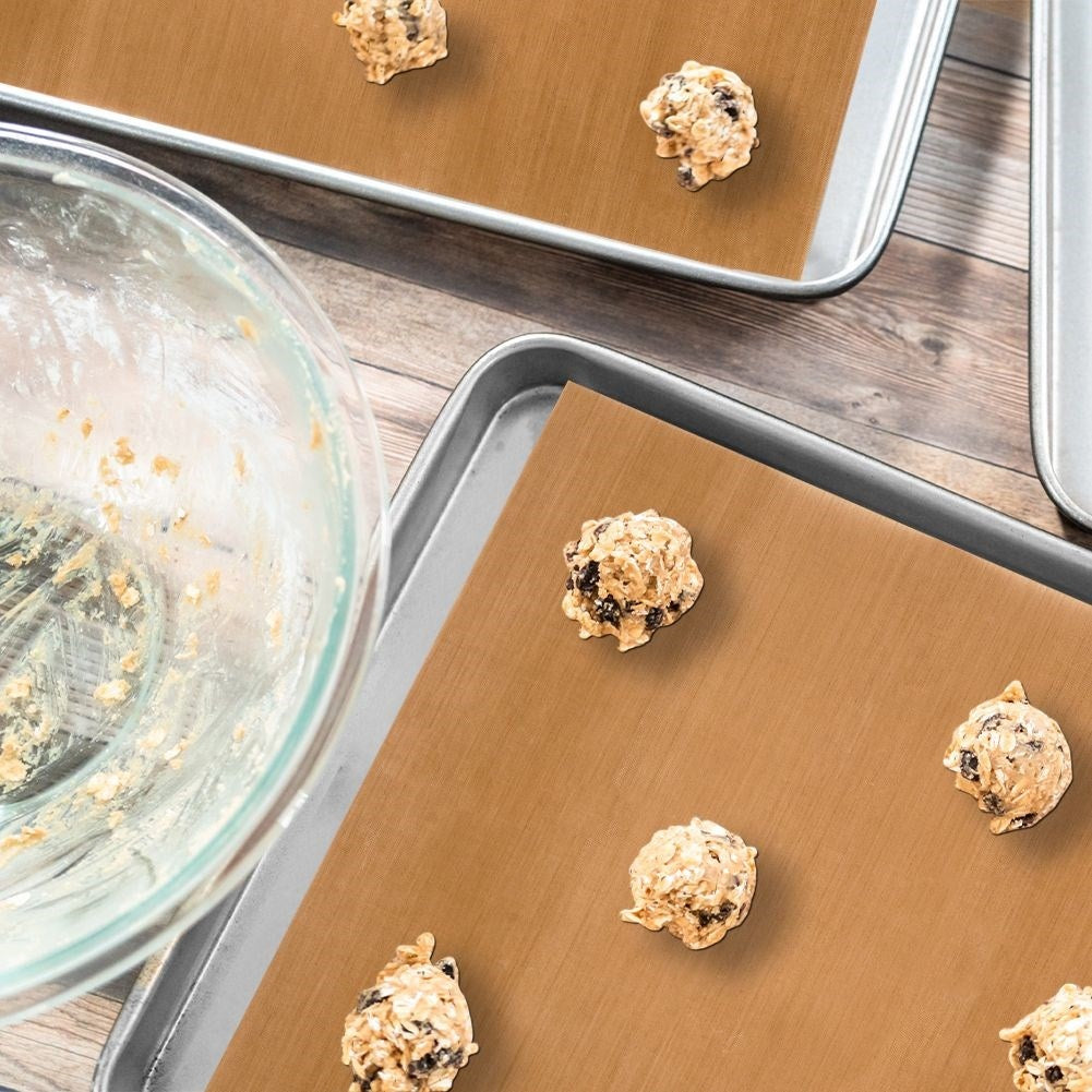 Non-stick reusable baking mat in Teflon, withstands 230°C