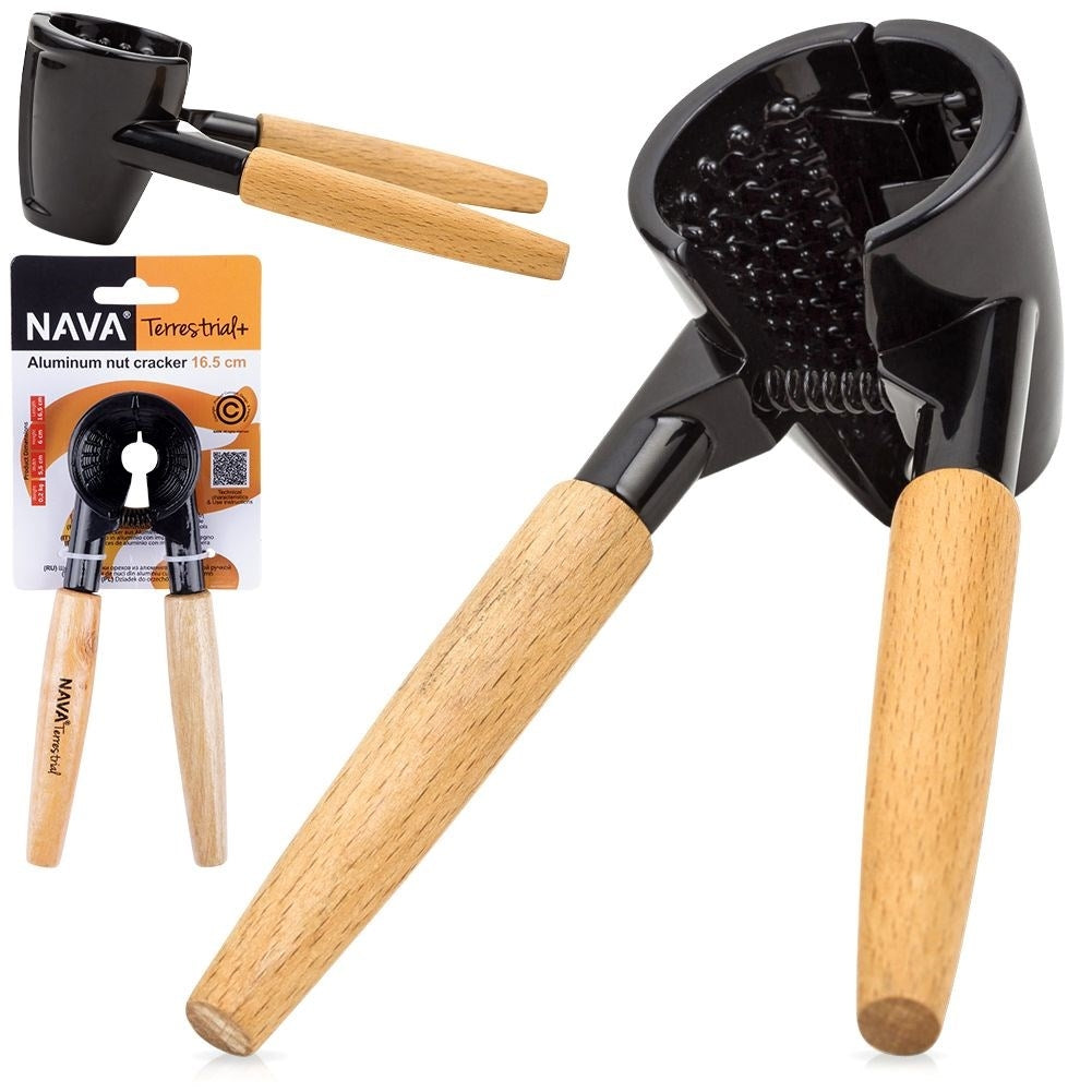 Nutcracker with non-slip beechwood handles for all nuts