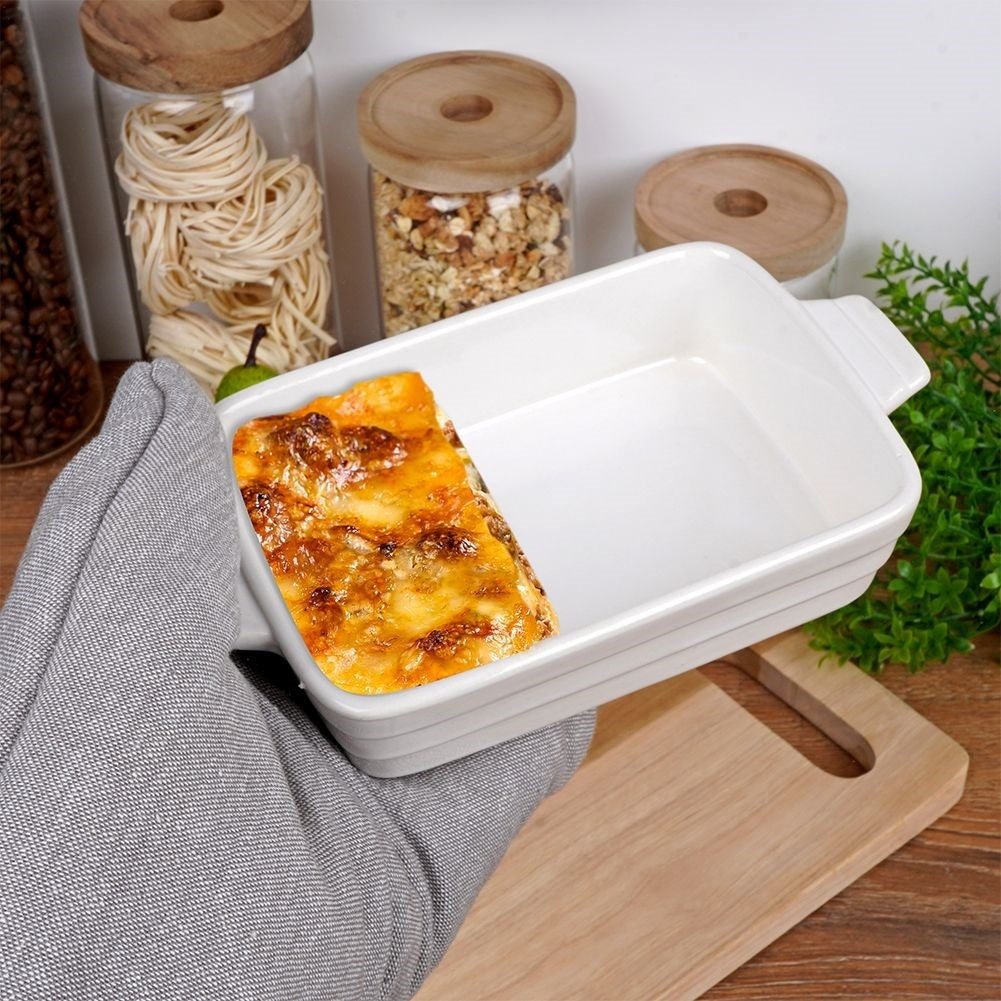Oven form in White Ceramic for Perfectly Cooked Dishes
