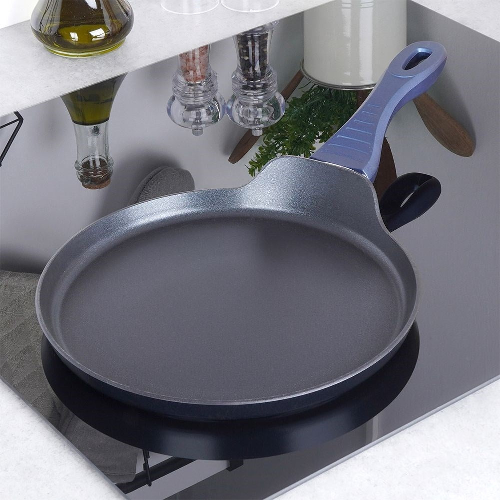 Pancake pan with ceramic coating and diamonds