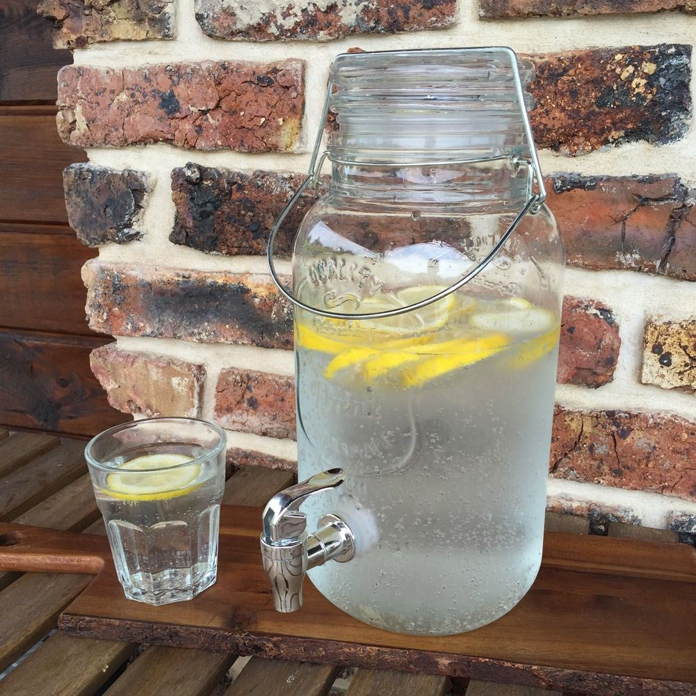 Perfect beverage container with faucet for lemonade and ice
