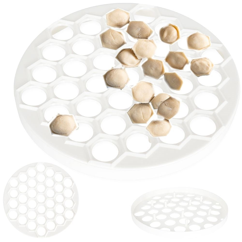 Perfectly shaped uszka: Make 37 at once with the pierogi tool