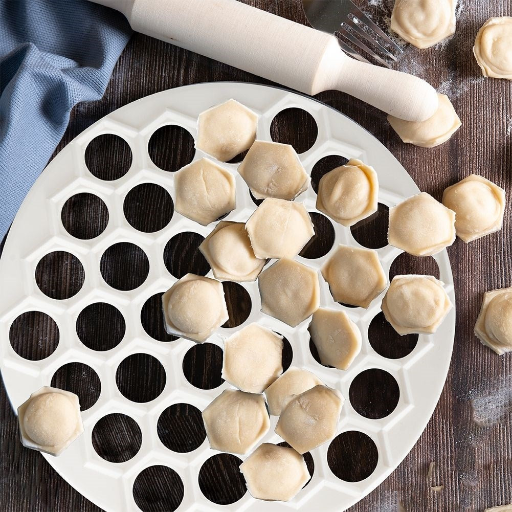 Perfectly shaped uszka: Make 37 at once with the pierogi tool