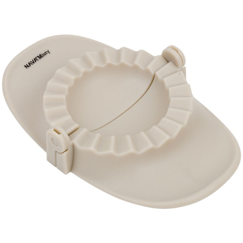 Perfect pirogue shape: Simple, convenient and 9.5 cm wide