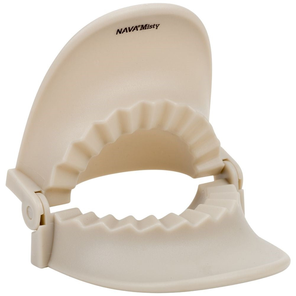 Perfect pirogue shape: Simple, convenient and 9.5 cm wide