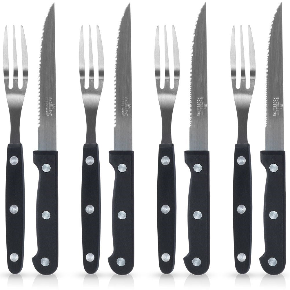 Perfect set of knives and forks for steaks and pizza