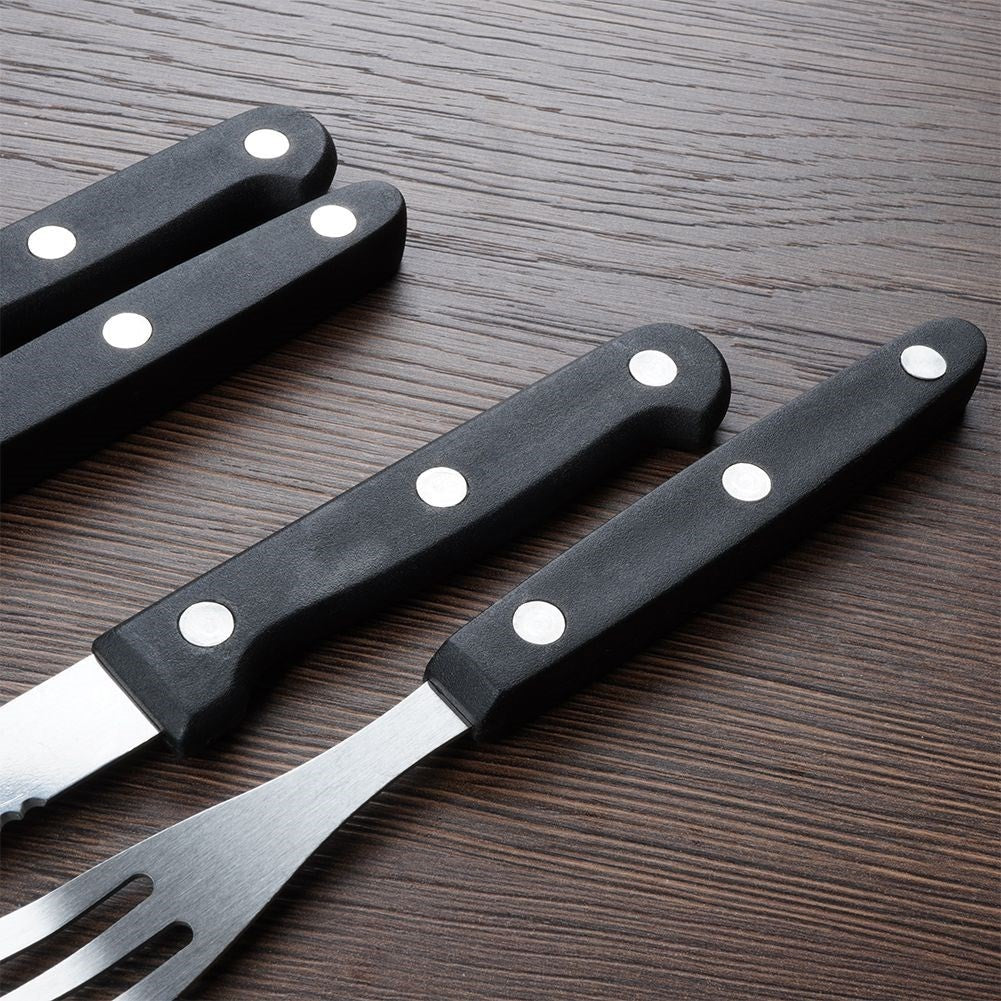 Perfect set of knives and forks for steaks and pizza