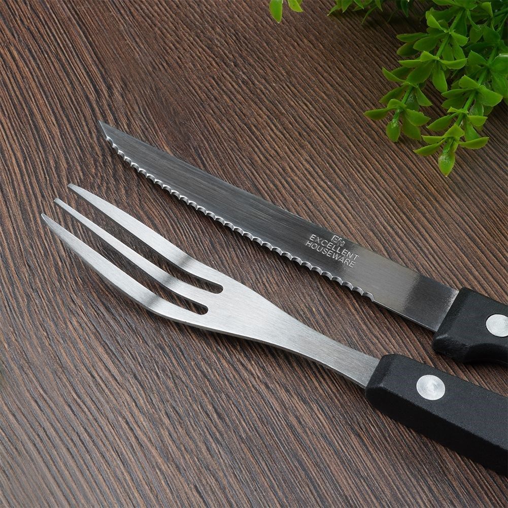 Perfect set of knives and forks for steaks and pizza