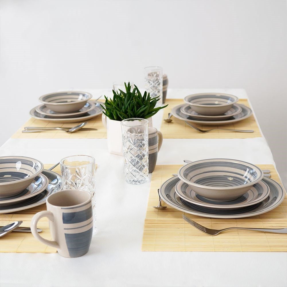 Perfect stoneware service for 4 people - 16 pieces