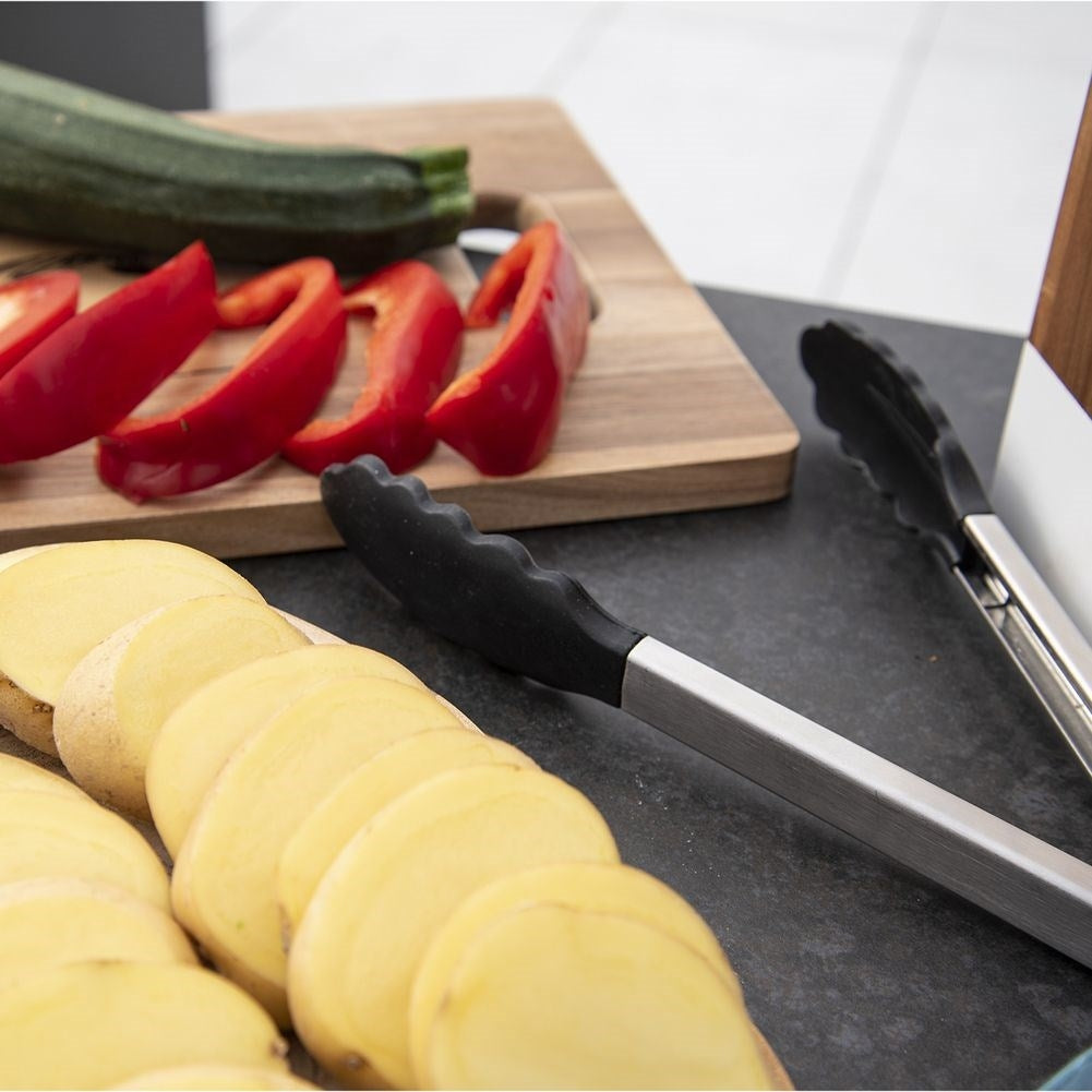 Perfect tongs for frying, baking and grilling