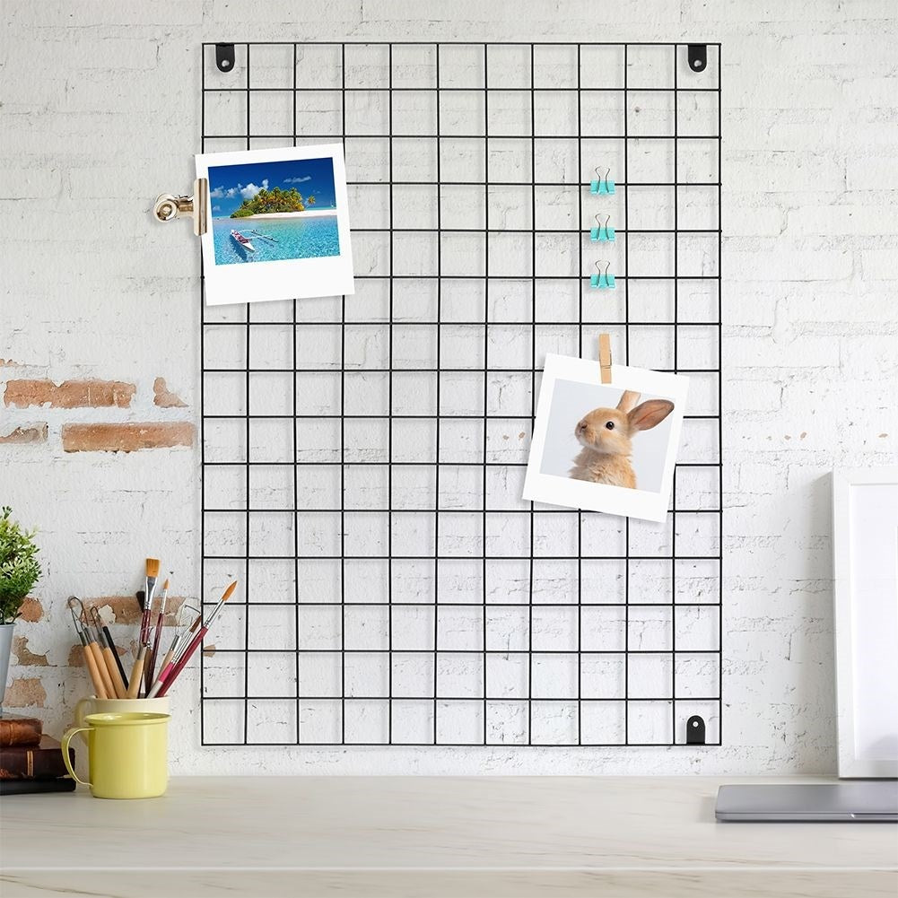 Photo grids in black metal for decoration and organization