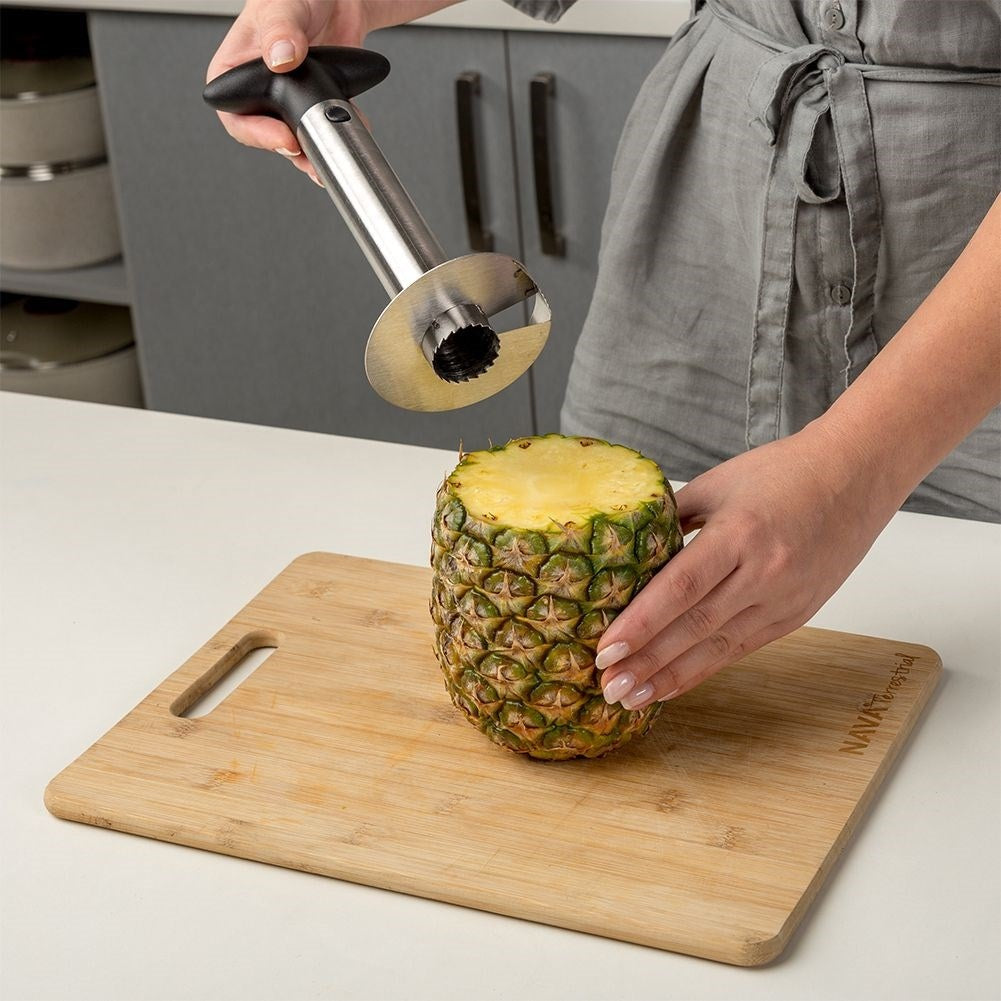 Pineapple cutter in stainless steel with sharp blades