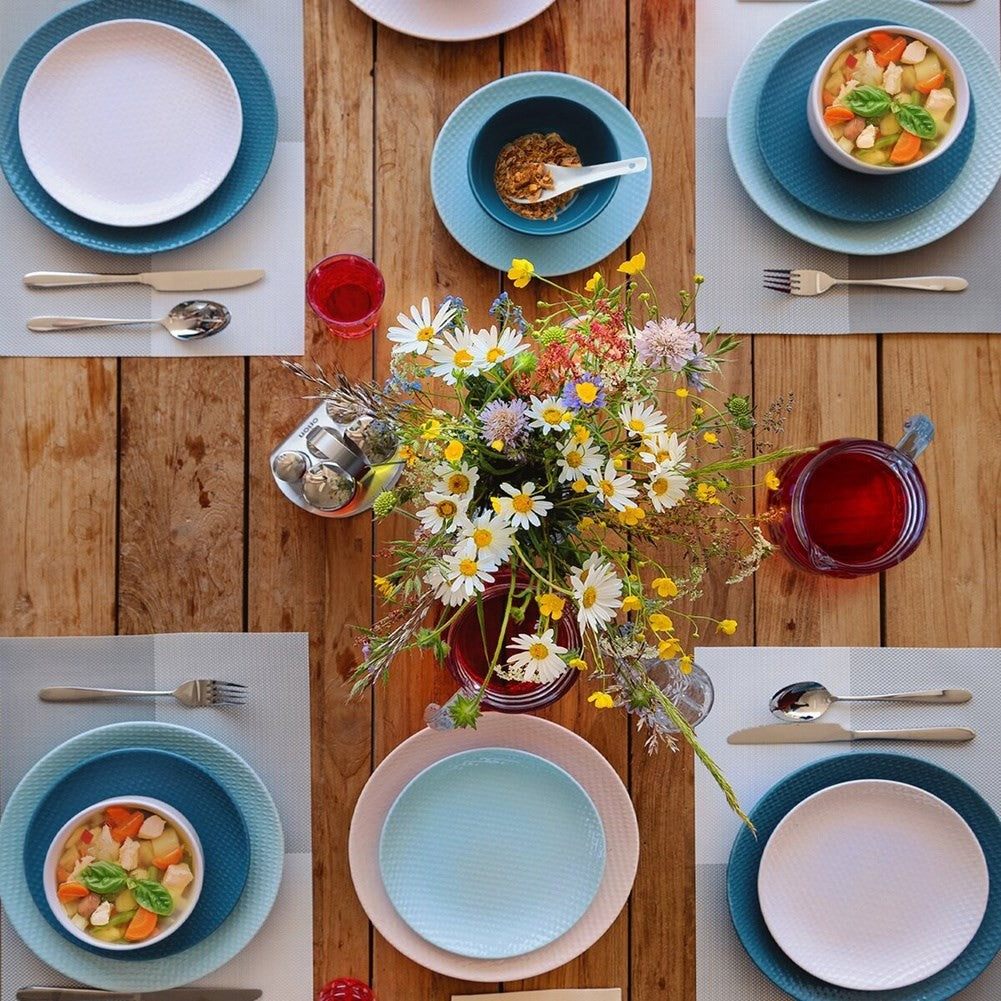 Placemat: Protection and Style for Plates and Cutlery