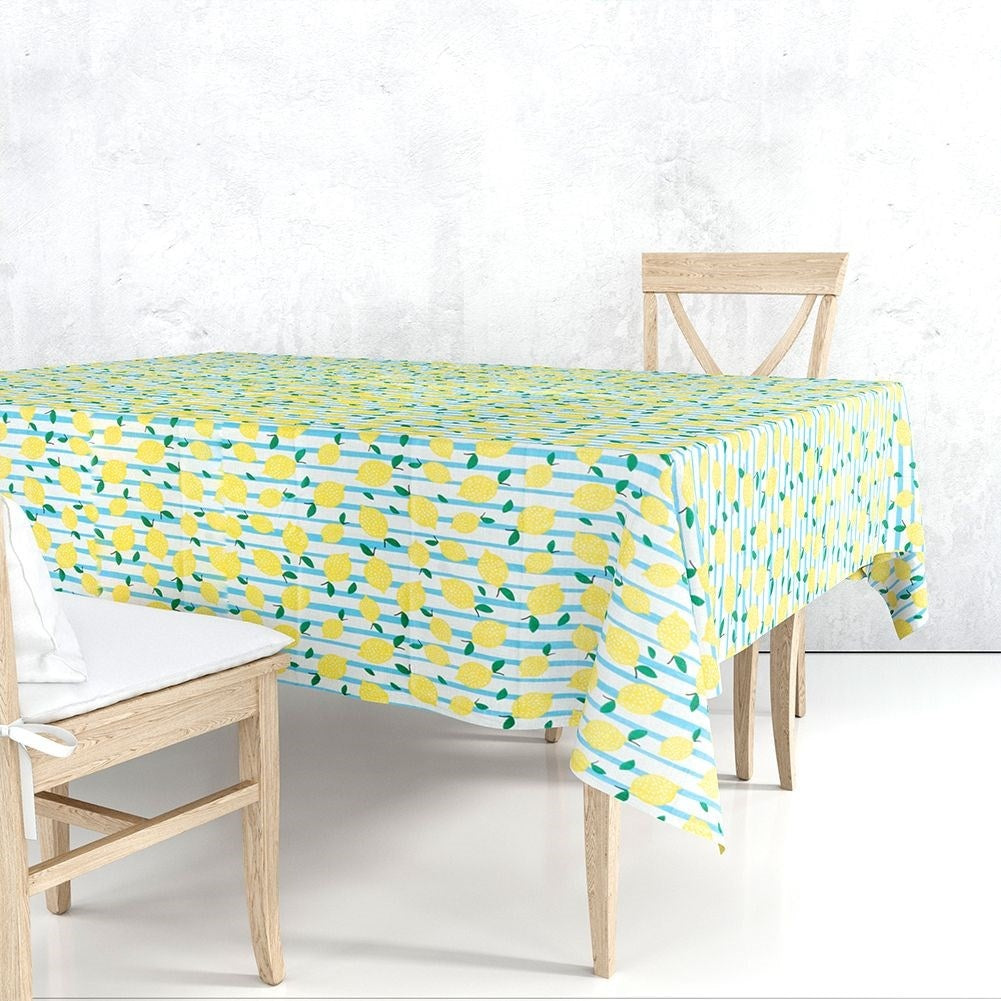 Plastic tablecloths: Protect the table with a modern design