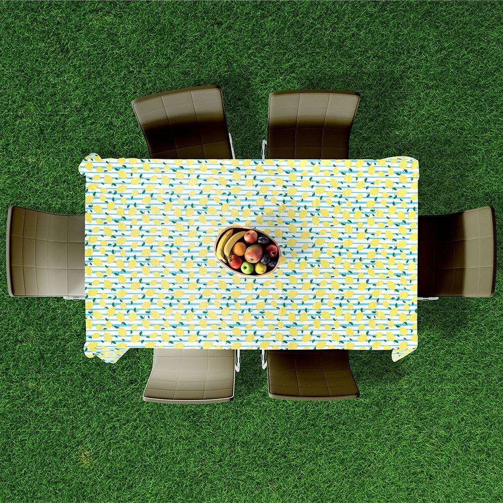 Plastic tablecloths: Protect the table with a modern design