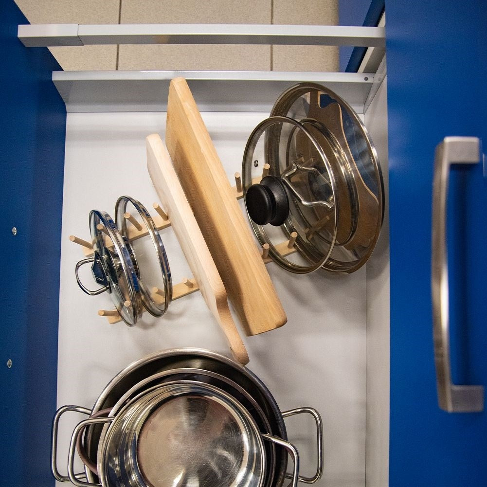 Plate organizer in natural wood for 8 plates