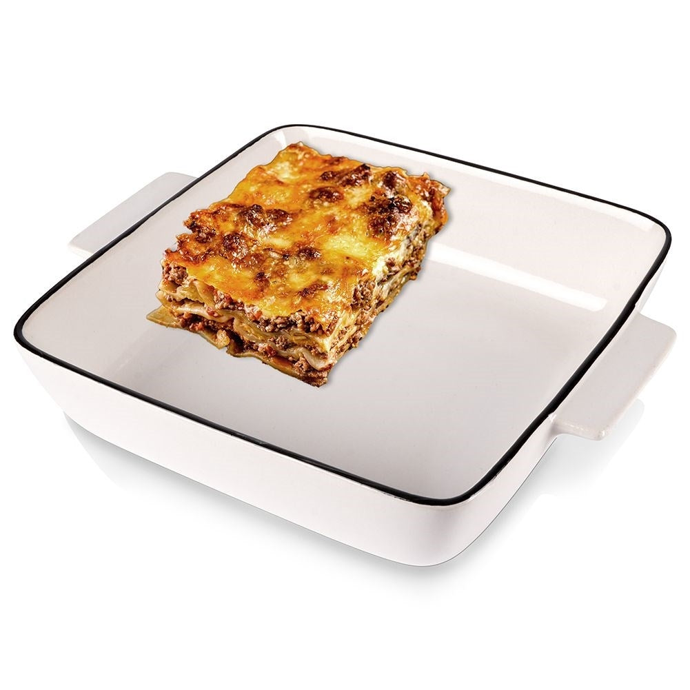 Porcelain baking dish, white with black rim, for lasagna and gratins