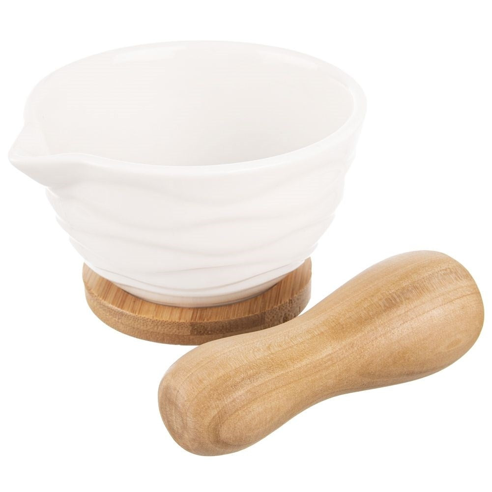 Porcelain mortar for pesto: spices, herbs & nuts